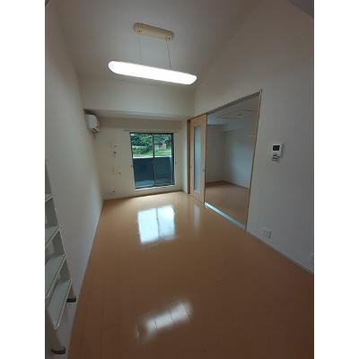 シーステージ 203【管理NO：1-017849801-02030】 ★家具家電は申し込み後に搬入しますの物件写真2