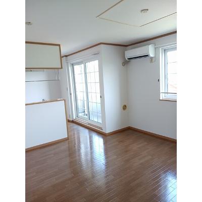 ア・ラ・モード　Ⅱ 205【管理NO：1-011773602-02040】 ★家具家電は申し込み後に搬入しますの物件写真2