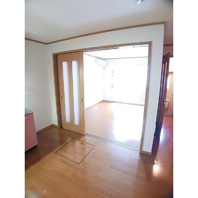 ウエストヒル・ウィズ 104【管理NO：1-012832901-01040】 ★家具家電は申し込み後に搬入します★の物件写真2