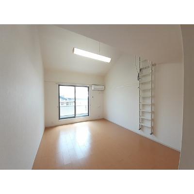ロイヤルハピネス 204【管理NO：1-019942101-02040】 ★家具家電は申し込み後に搬入します★の物件写真2