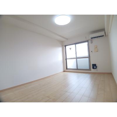 シカタ　シャンブレットⅠ 706【管理NO：1-018062001-07060】 ★家具家電は申し込み後に搬入します★の物件写真2