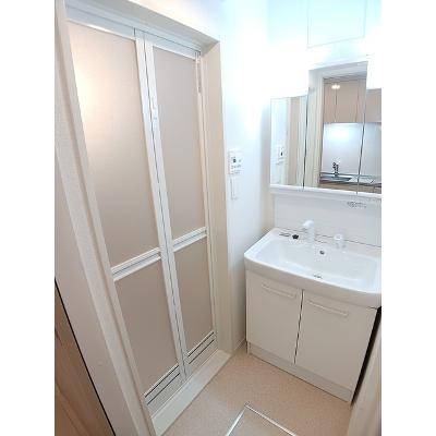 サピー日英Ⅲ 302【管理NO：1-028296101-03020】 ★家具家電は申し込み後に搬入します★の物件写真6