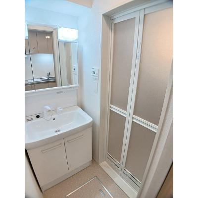 サピー日英Ⅲ 203【管理NO：1-028296101-02030】 ★家具家電は申し込み後に搬入します★の物件写真6