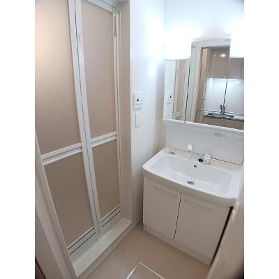 サピー日英Ⅲ 103【管理NO：1-028296101-01030】 ★家具家電は申し込み後に搬入します★の物件写真6