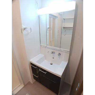 グランウエスト・Ｊ 301【管理NO：1-027881401-03010】 ★家具家電は申し込み後に搬入しますの物件写真6