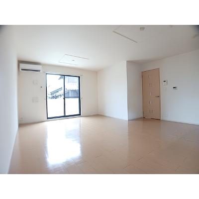 ロ・ピュール 101【管理NO：1-018472801-01010】 ★家具家電は申し込み後に搬入しますの物件写真2
