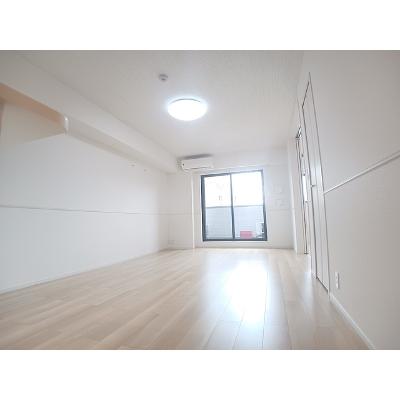 リヴァーサイド　ヴィラ 203【管理NO：1-027670301-02030】 ★家具家電は申し込み後に搬入しますの物件写真2