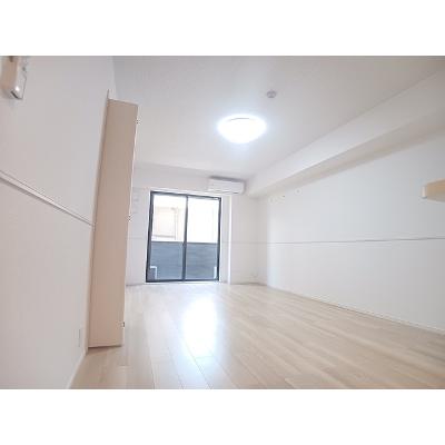 リヴァーサイド　ヴィラ 102【管理NO：1-027670301-01020】 ★家具家電は申し込み後に搬入します★の物件写真2