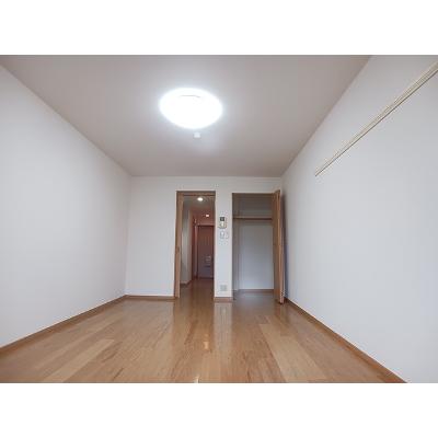 アドラブール 101【管理NO：1-012719101-01010】 ★家具家電は申し込み後に搬入しますの物件写真2