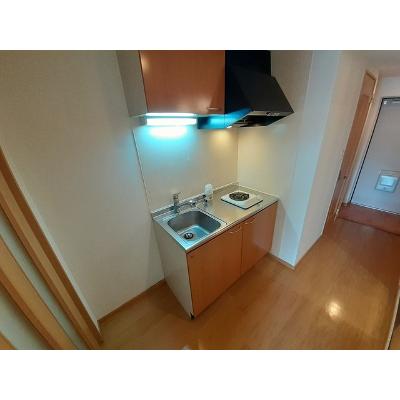 アドラブール 101【管理NO：1-012719101-01010】 ★家具家電は申し込み後に搬入しますの物件写真3