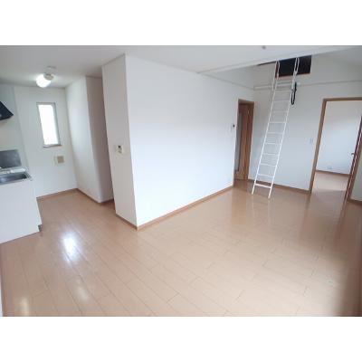 ラ・フェリーチェⅡ 202【管理NO：1-015360801-02020】 ★家具家電は申し込み後に搬入しますの物件写真2