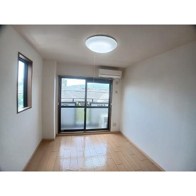 パールレジデンスⅡ 301【管理NO：1-009535801-03010】 ★家具家電は申し込み後に搬入します★の物件写真2