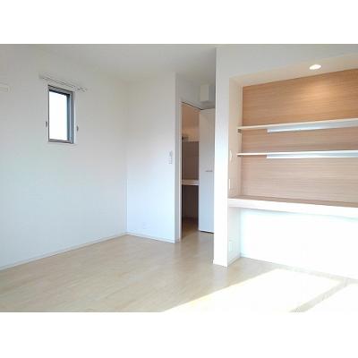 ロマンド 105【管理NO：1-021807301-01050】 ★家具家電は申し込み後に搬入します★の物件写真2