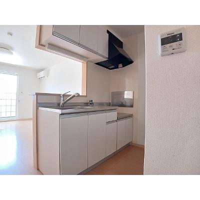 ワイズ　コンブリオⅤ 102【管理NO：1-015737402-01020】 ★家具家電は申し込み後に搬入します★の物件写真3