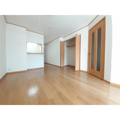パレ・エクセラン 101【管理NO：1-012991101-01010】 ★家具家電は申し込み後に搬入します★の物件写真2