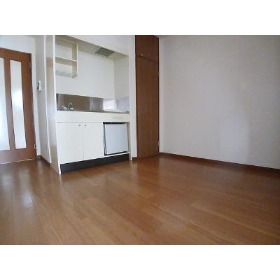 メゾンソレイユ 404【管理NO：1-009463401-04040】 ★家具家電は申し込み後に搬入します★の物件写真2