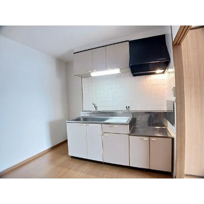 グランディオーズ 301【管理NO：1-007300501-03010】 ★家具家電は申し込み後に搬入します★の物件写真3
