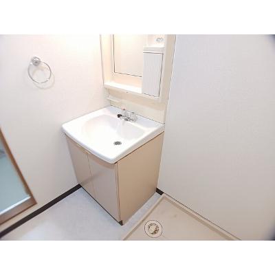 グランディオーズ 301【管理NO：1-007300501-03010】 ★家具家電は申し込み後に搬入します★の物件写真6