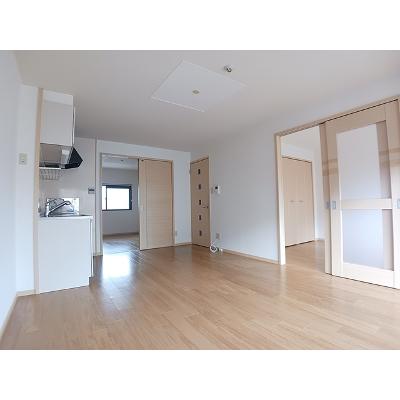 アクロポリス１ 102【管理NO：1-006041101-01020】 ★家具家電は申し込み後に搬入します★の物件写真2