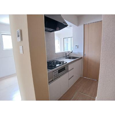 アーディ　ヴィラⅠ 102【管理NO：1-024293501-01020】 ★家具家電は申し込み後に搬入します★の物件写真3