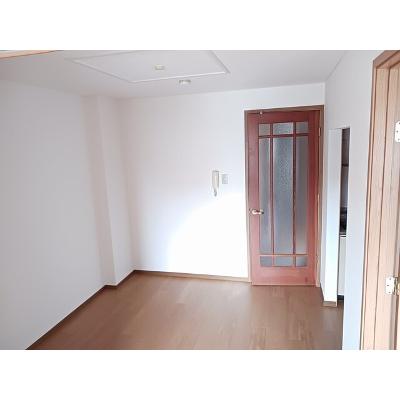 シャルマン今宿 201【管理NO：1-007772201-02010】 ★家具家電は申し込み後に搬入します★の物件写真2