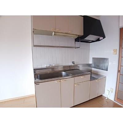 エスポワール花田 303【管理NO：1-007020001-03030】 ★家具家電は申し込み後に搬入します★の物件写真3