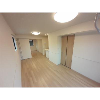 シーズンテラス勝原 101【管理NO：1-026859901-01010】 ★家具家電は申し込み後に搬入します★の物件写真2