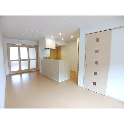 ブラウベルク青山 102【管理NO：1-020709201-01020】 ★家具家電は申し込み後に搬入します★の物件写真2