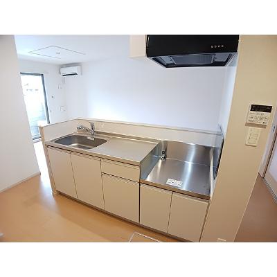 ブラウベルク青山 102【管理NO：1-020709201-01020】 ★家具家電は申し込み後に搬入します★の物件写真3