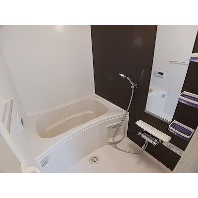 ブラウベルク青山 102【管理NO：1-020709201-01020】 ★家具家電は申し込み後に搬入します★の物件写真4
