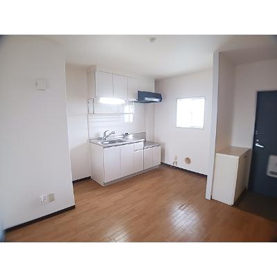 エムズフォレスト 205【管理NO：1-004274101-02040】 ★家具家電は申し込み後に搬入します★の物件写真2