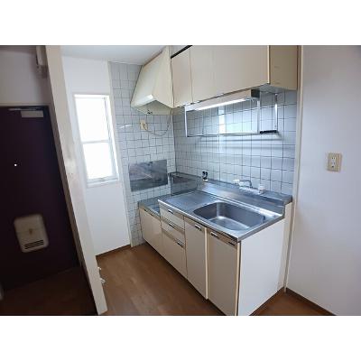 サンライズ青山 205【管理NO：1-004099301-02040】 ★家具家電は申し込み後に搬入します★の物件写真3