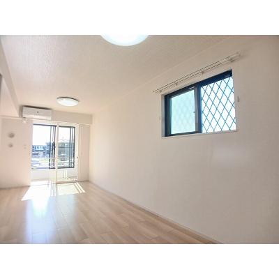 エレガンス　ハネカ 101【管理NO：1-027172901-01010】 ★家具家電は申し込み後に搬入しますの物件写真2