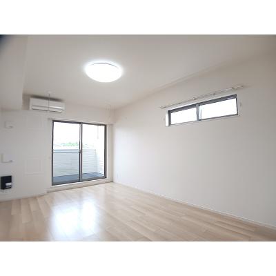 ラ・ルミエール 206【管理NO：1-025540801-02050】 ★家具家電は申し込み後に搬入しますの物件写真2
