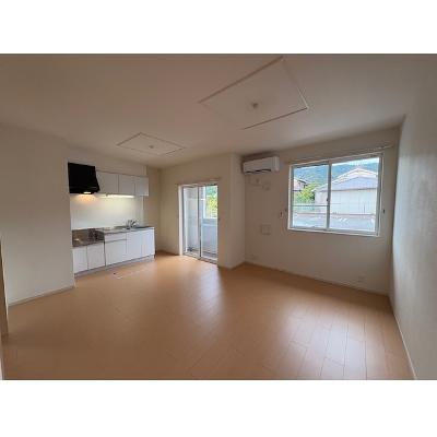 ワイズ 101【管理NO：1-019148701-01010】 ★家具家電は申し込み後に搬入しますの物件写真2