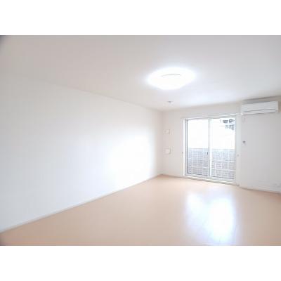 フィオラ 101【管理NO：1-015729601-01010】 ★家具家電は申し込み後に搬入します 2026年07月下旬入居可能の物件写真2