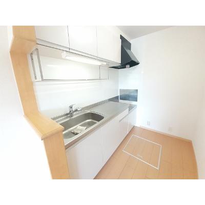 バーミィ 102【管理NO：1-016295101-01020】 ★家具家電は申し込み後に搬入します 2026年07月中旬入居可能の物件写真3