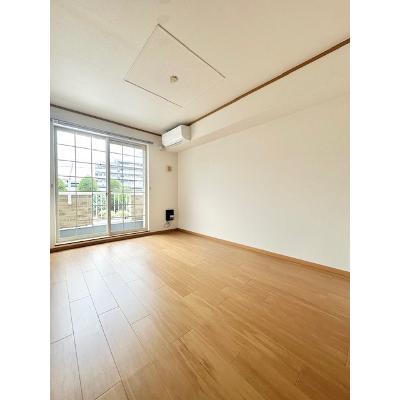 アロッジオ 102【管理NO：1-012279001-01020】 ★家具家電は申し込み後に搬入しますの物件写真2