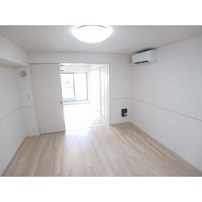 ベル　ファミーレ 205【管理NO：1-028359401-02040】 ★家具家電は申し込み後に搬入しますの物件写真2