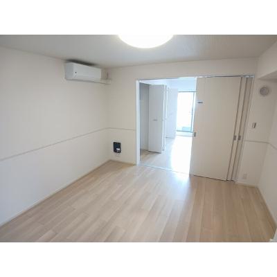 ベル　ファミーレ 203【管理NO：1-028359401-02030】 ★家具家電は申し込み後に搬入しますの物件写真2