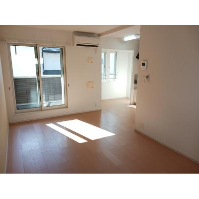 イリーデ摂津 205【管理NO：1-019585801-02040】 ★家具家電は申し込み後に搬入しますの物件写真2