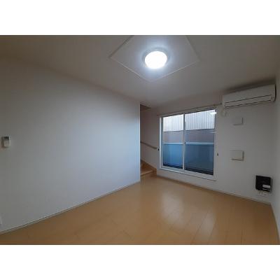 ラ・フル－ル 206【管理NO：1-017686801-02050】 ★家具家電は申し込み後に搬入しますの物件写真2