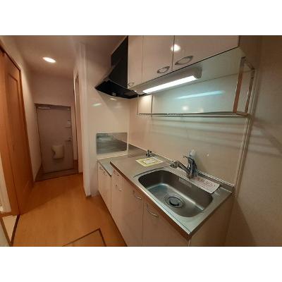 シャロルエヌ 102【管理NO：1-014437201-01020】 ★家具家電は申し込み後に搬入しますの物件写真3