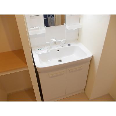 エルバウト 102【管理NO：1-018930901-01020】 ★家具家電は申し込み後に搬入します 2026年08月中旬入居可能の物件写真6