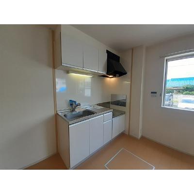 フルー　リール 102【管理NO：1-018171401-01020】 ★家具家電は申し込み後に搬入します★の物件写真3
