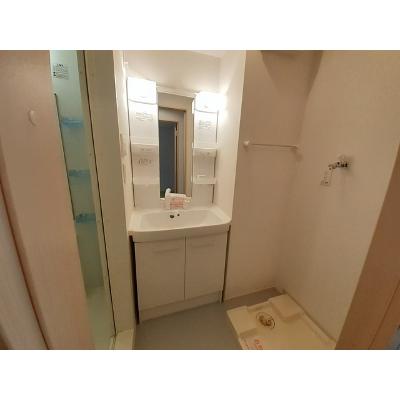 フルー　リール 102【管理NO：1-018171401-01020】 ★家具家電は申し込み後に搬入します★の物件写真6