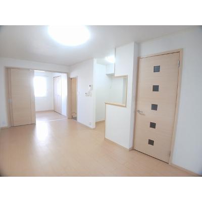 ドゥーエ 102【管理NO：1-015196101-01020】 ★家具家電は申し込み後に搬入しますの物件写真2