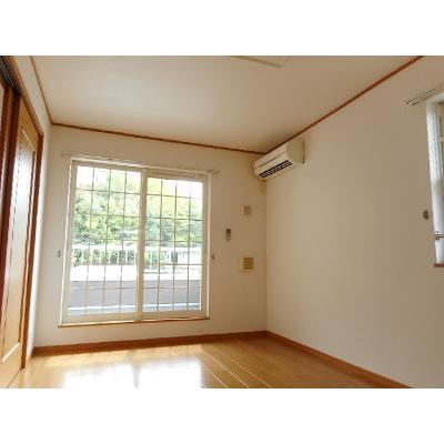 シェーネ　エレガンシア 201【管理NO：1-013267701-02010】 ★家具家電は申し込み後に搬入しますの物件写真2