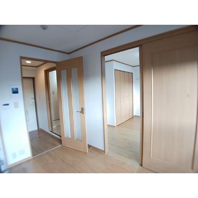 トリニティ－グレース 302【管理NO：1-012085101-03020】 ★家具家電は申し込み後に搬入しますの物件写真2