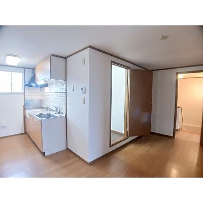 シャン・グリシーヌ 203【管理NO：1-011297901-02030】 ★家具家電は申し込み後に搬入しますの物件写真2